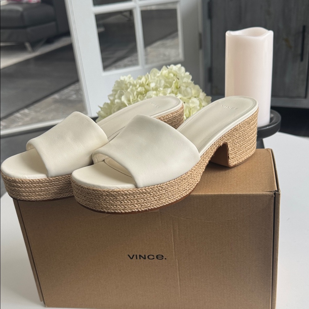Vince Women's Cream “Milk” leather upper  Block Heel Mules